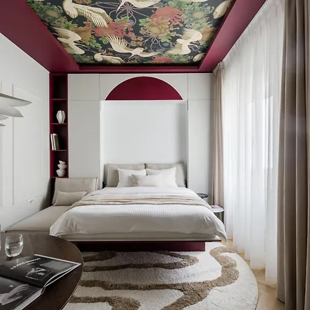 Rouge In Apartament