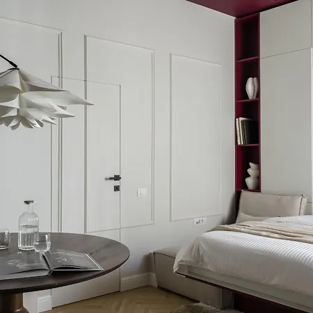 Rouge In Apartment *