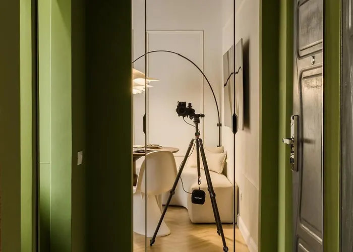 Rouge In Apartment *