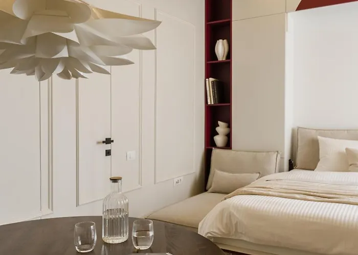 Apartment Rouge In Bucharest