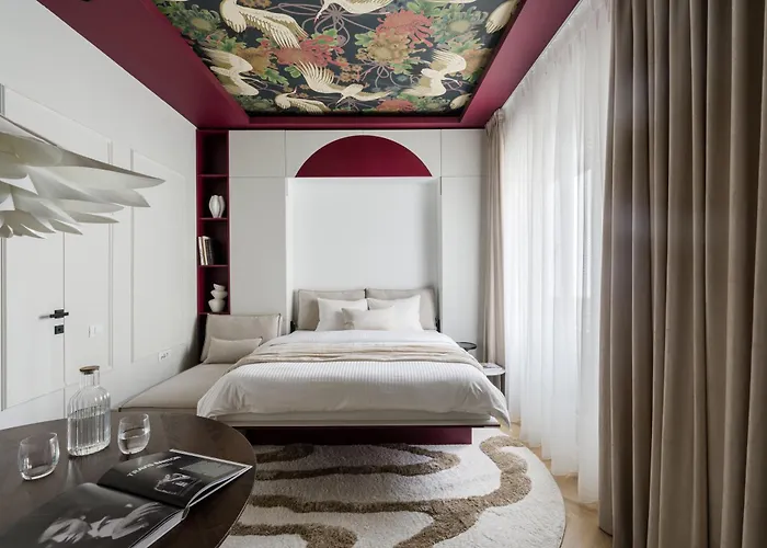 Rouge In Appartement