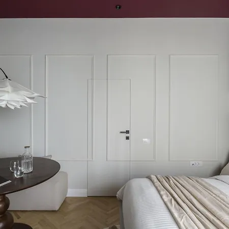 Apartment Rouge In Bucharest